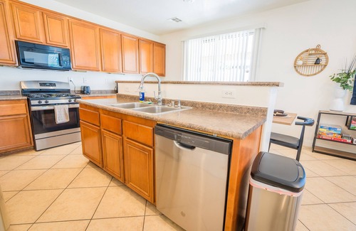 North Las Vegas House | Cozy Las Vegas home! Family friendly! Sleeps 8