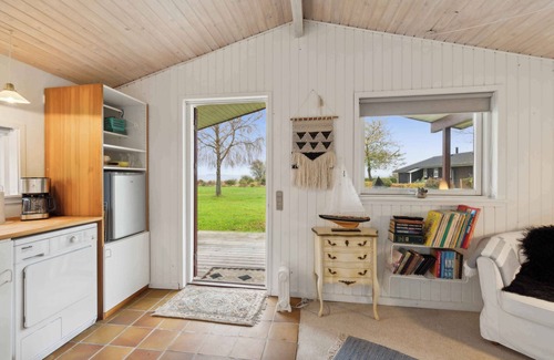 Kalvehave Cottage | Cozy little annex with a sea view.