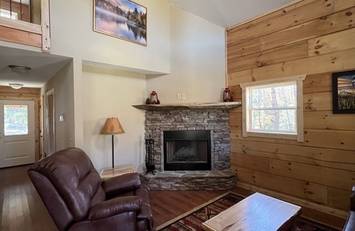 Topton Cabin | Cozy Little Bear Cabin