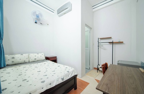 Nha Trang Cabin | Cozy lodge in charming Nha Trang with AC and private bathroom.