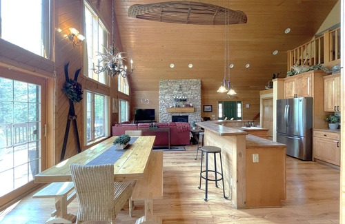 Lake Geneva House | Cozy Lodge Style Home - 2.8 miles to Town - 3 Acres w Views of Lake - Fire Pit
