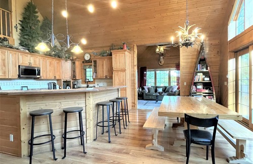 Lake Geneva House | Cozy Lodge Style Home - 2.8 miles to Town - 3 Acres w Views of Lake - Fire Pit
