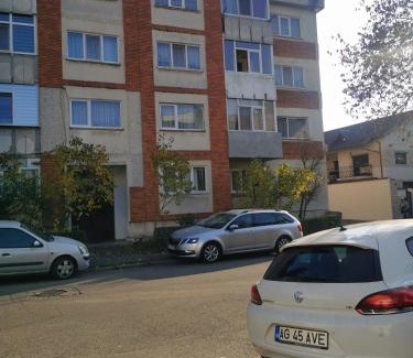 Pitesti Apartment | Cozy Loft