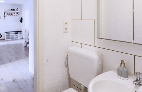 Duisburg City Center House | Cozy Loft with Mercatorstraße wiev Wi-Fi - Netflix