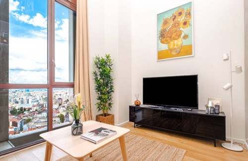 Kagithane Apartment | Cozy Loft with Skyline View in Modern Residence