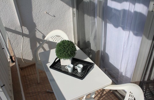 La Pineda Apartment | Cozy loft with terrace and 200 mt. of the beach.
