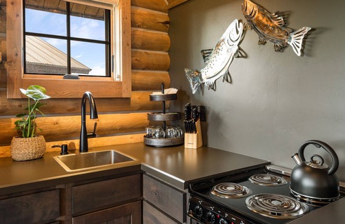 Livingston Cabin | Cozy Log Cabin in the Heart of Paradise Valley, Montana