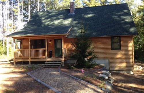 Bridgton Cabin | Cozy Log Cabin Retreat in Bridgton, Maine – Sleeps 8