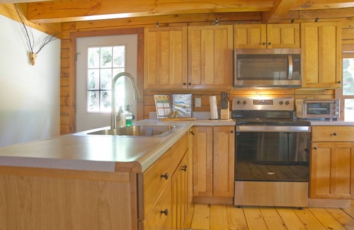 Cavendish Cabin | Cozy Log Cabin Short Drive to Okemo & Killington