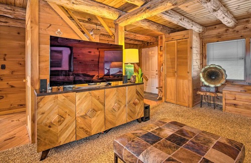 South New Berlin Cabin | Cozy Log Cabin on 19 Acres, 20 Mi to Oneonta!