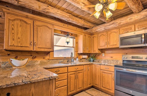 South New Berlin Cabin | Cozy Log Cabin on 19 Acres, 20 Mi to Oneonta!