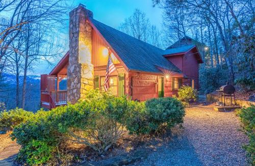 Gatlinburg - Pigeon Forge Ski Chalet | Cozy Log Cabin With Mountain Views, Hot Tub, And Game Room