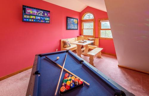 Gatlinburg - Pigeon Forge Ski Chalet | Cozy Log Cabin With Mountain Views, Hot Tub, And Game Room
