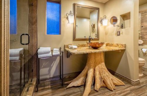 Gatlinburg - Pigeon Forge Ski Chalet | Cozy Log Cabin With Mountain Views, Hot Tub, And Game Room