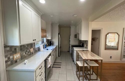 Eastside House | Cozy Long Beach Bungalow!