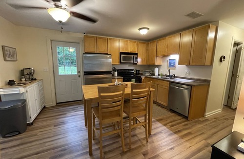 Rome House | Cozy Long Pond Cottage: private mooring & shared dock
