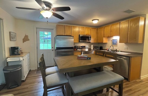 Rome House | Cozy Long Pond Cottage: private mooring & shared dock