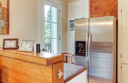 Old Louisville Apartment | Cozy Louisville Vacation Rental 2 Mi to Downtown!