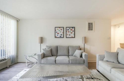 Norma Triangle Apartment | Cozy Luxury Apartment WeHo Boys Town med