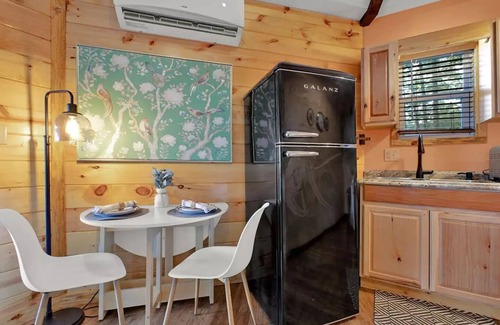Ellijay Cabin | Cozy Luxury Cottage with Stunning Viewnn