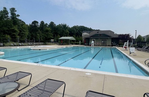 Glen Burnie House | Cozy, luxury rooms In quiet beautiful neighborhood with lake and pool access