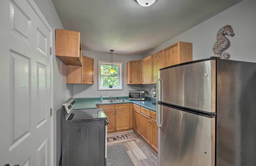 Manistee House | Cozy Manistee Getaway Near Dtwn & Beach!
