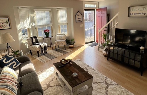 Hendersonville House | Cozy Marina Townhome across the Lake