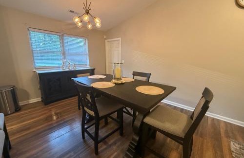 Jeffersonville - Clarksville House | Cozy Meets Classy - Modern & Inviting