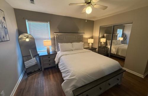 Jeffersonville - Clarksville House | Cozy Meets Classy - Modern & Inviting