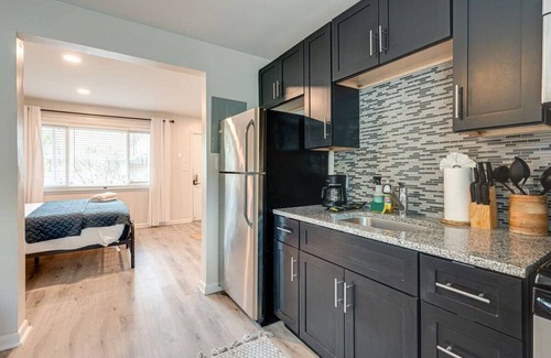 Melrose Apartment | Cozy Melrose Urban Condo with Pool – Near 12 South & Vanderbilt