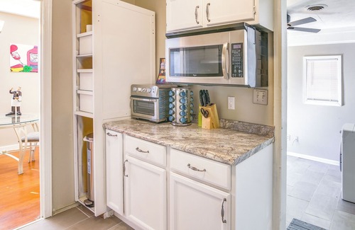 South Memphis Cottage | Cozy Memphis Vacation Rental Near Beale Street!