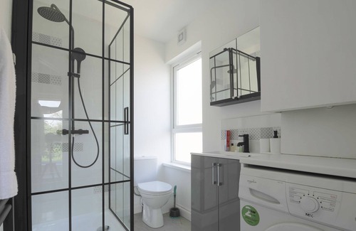 Canton Apartment | Cozy Mezzanine Flat In Vibrant Canton
