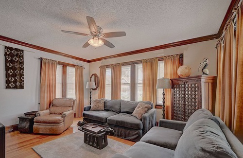 West Allis House | Cozy Milwaukee Bungalow with Urban Vibe in the Heart of Everything