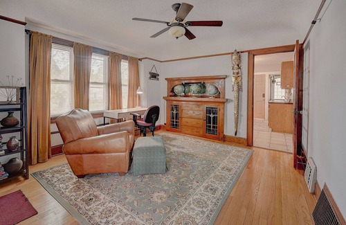 West Allis House | Cozy Milwaukee Bungalow with Urban Vibe in the Heart of Everything