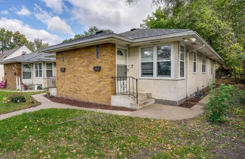 Morris Park House | Cozy Minneapolis Duplex - 10 Mi to Downtown!
