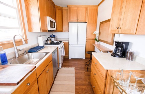 Redondo Beach Apartment | Cozy Modern 1-bedroom 100 steps from the beach Redondo Beach
