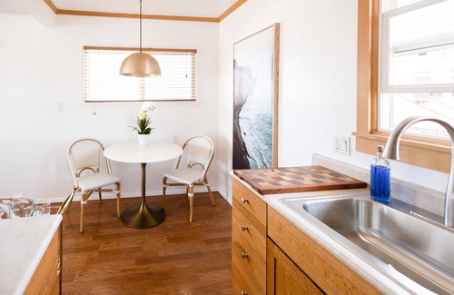 Redondo Beach Apartment | Cozy Modern 1-bedroom 100 steps from the beach Redondo Beach