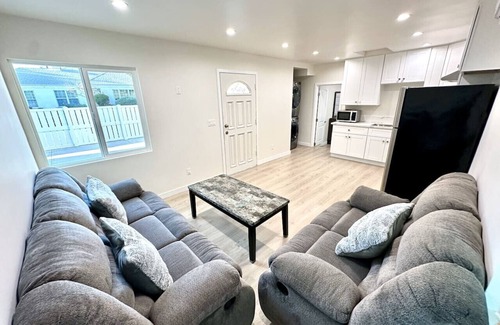 Pacific - Edison Apartment | Cozy Modern 1-Bedroom Getaway