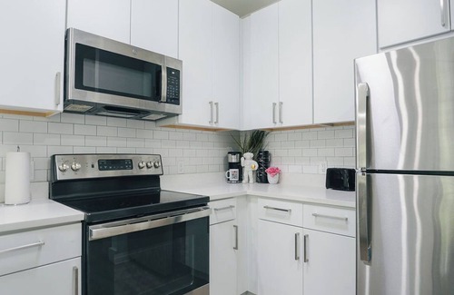 Vauxhall Condo | Cozy & Modern 1-bedroom condo