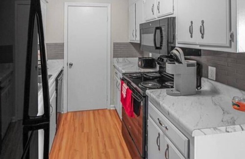 Lexington Condo | Cozy Modern 2 Bed Condo