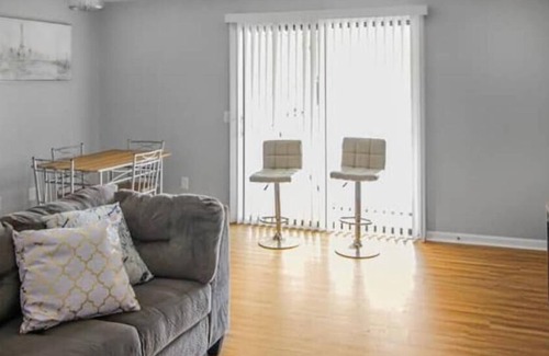 Lexington Condo | Cozy Modern 2 Bed Condo