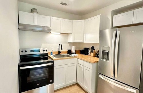 Benjamin Van Clark Park Apartment | Cozy & Modern 2BR Stay Near Savannah’s Best