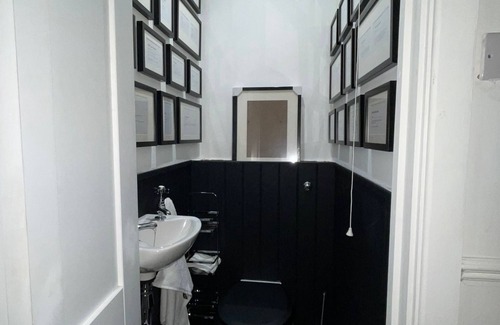 Syon House | Cozy Modern 3 Bed House in Isleworth, London. Pet-Friendly!
