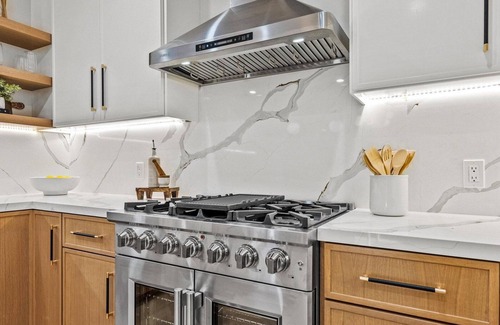 Eagle Rock House | Cozy Modern Craftsman 2 Bed 2 Bath, High Speed WIFI