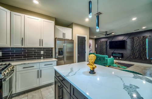 Southeast Houston House | Cozy Modern Duplex- Nrg Stadium