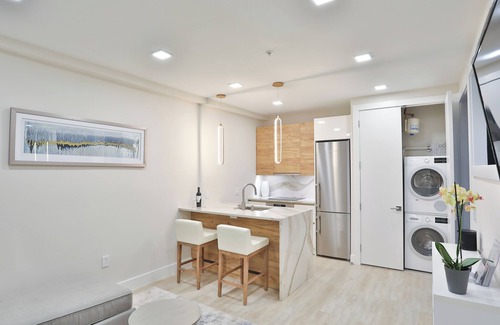 Dupont Circle Condo | Cozy Modern Fabulous 1-bedroom condo in heart of Adams Morgan & Dupont Circle