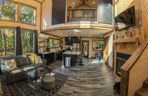 Broken Bow Cabin | Cozy Modern Farmhouse Hot Tub, Firepit, Game Table