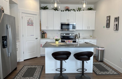 Lindon House | Cozy, Modern home in Lindon.