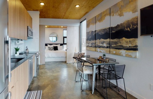 Quincy Condo | Cozy, modern home w/patio, firepit - walk to Cave B & Gorge Amphitheater