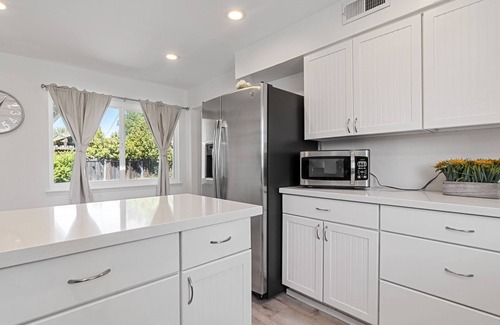Citrus Heights House | COZY MODERN HOUSE IN CITRUS HEIGHTS